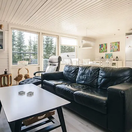 5 Person In Hals-by Traum * Hals